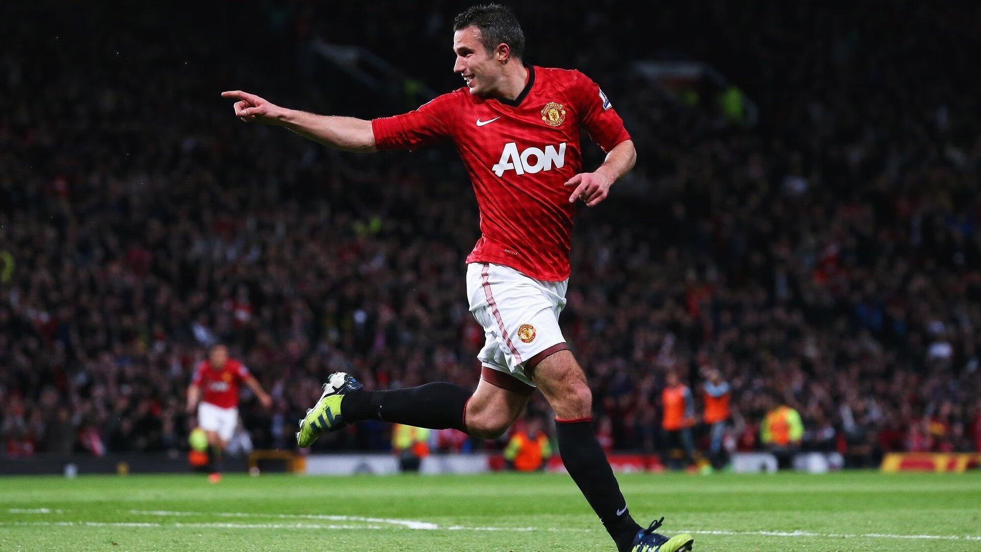 新星塞斯科加盟曼联引热议，库尼亚点赞致敬伊布传奇足迹