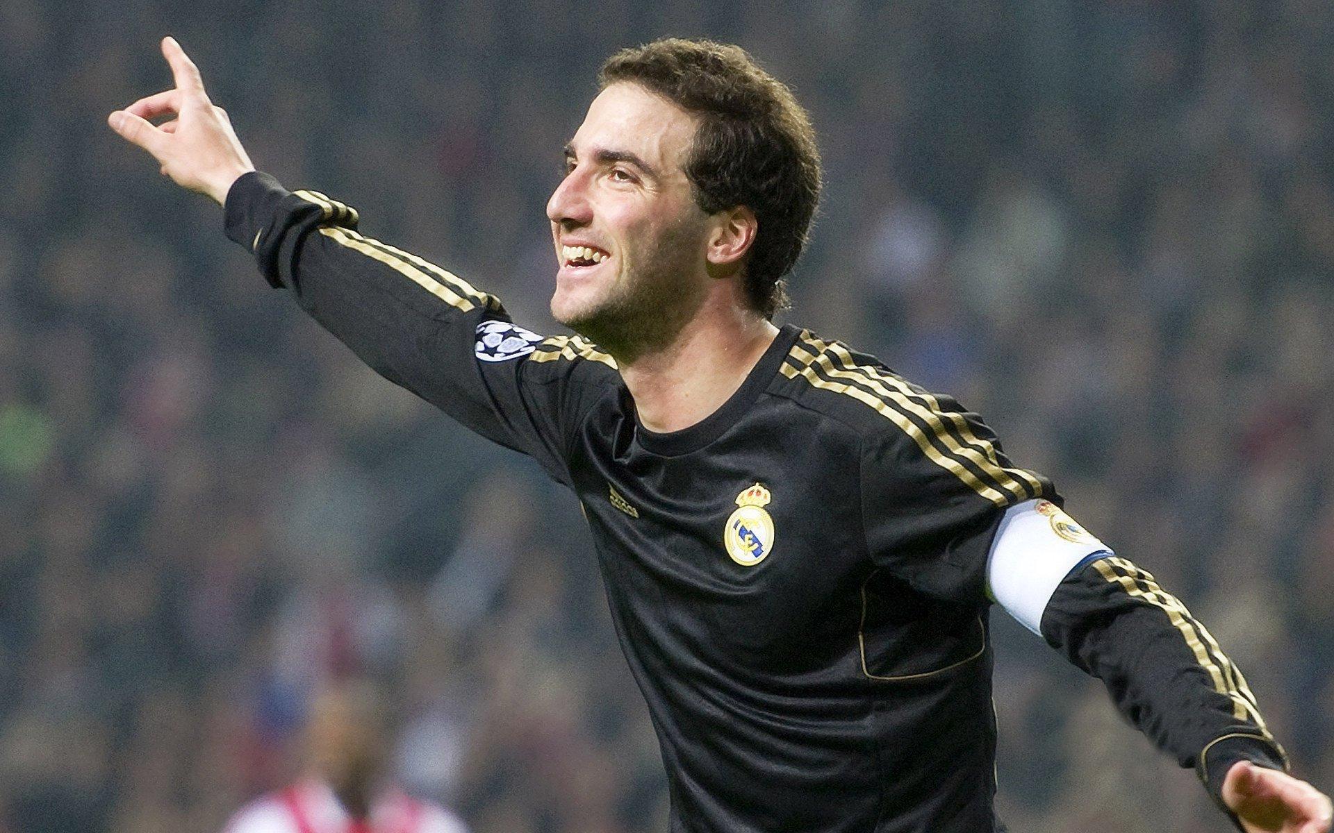 09年C罗9400万欧天价转会费通胀换算后登顶足坛！3.26亿欧元价值震撼体坛